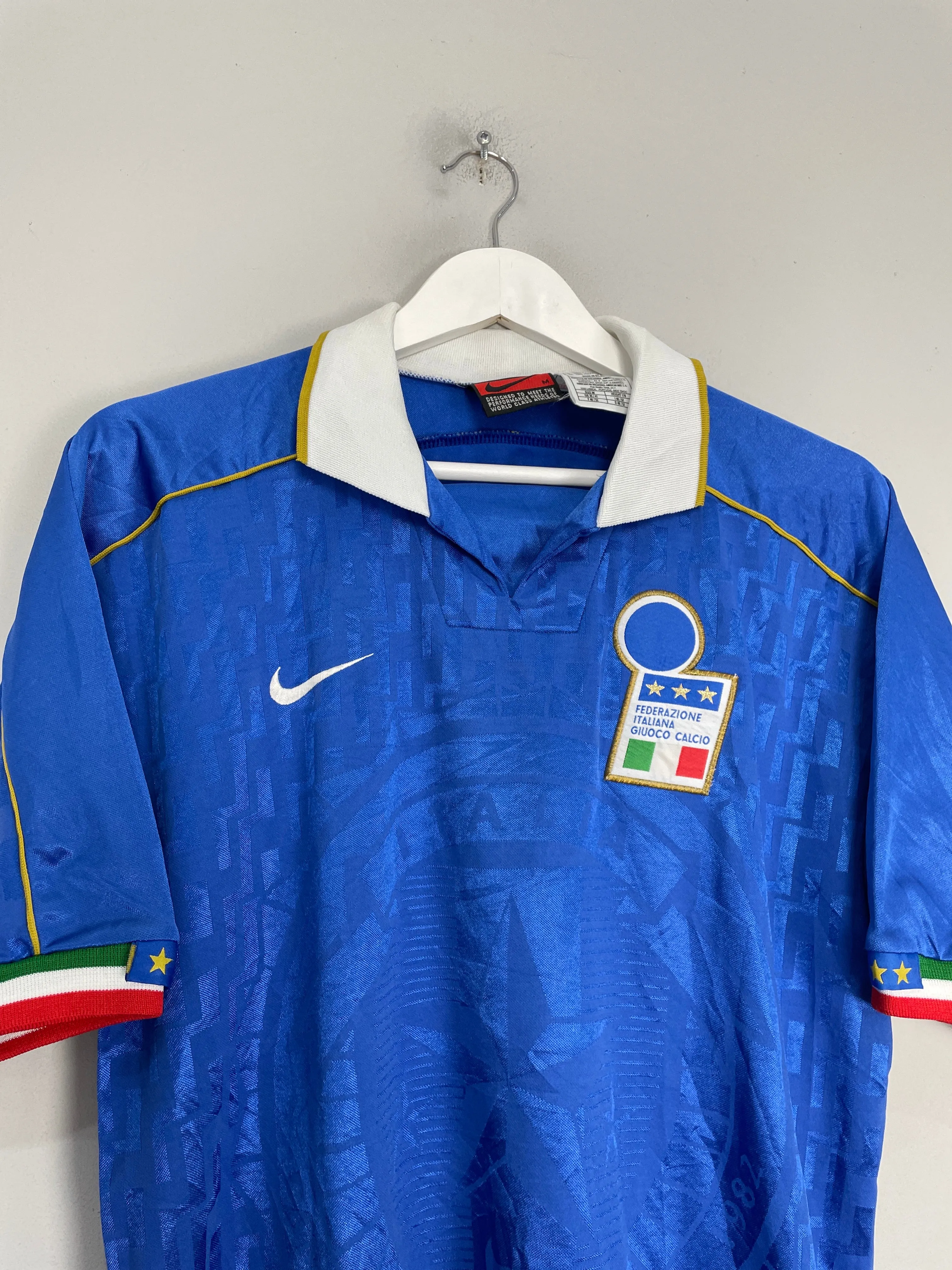 1995/96 ITALY HOME SHIRT (M) NIKE